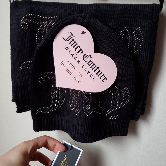 Juicy Couture Scarf & Hat Set - Picture 1 of 3